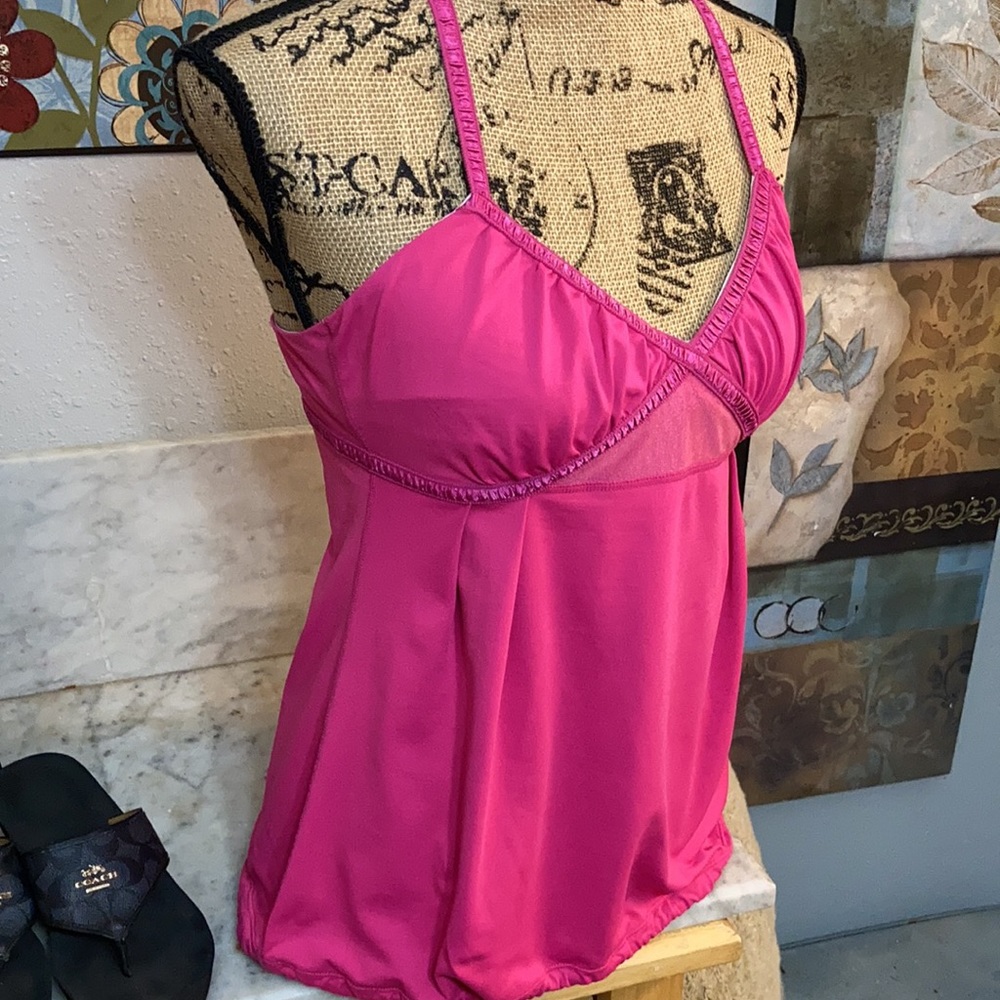 Fabulous Never Worn Lululemon Athletica Magenta 8! - Picture 3 of 9